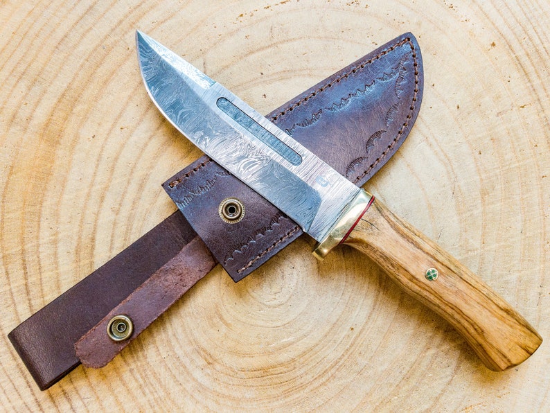 Bowie Frontier Hunting Knife Damascus Steel Olive Wood Handle and Leather Sheath