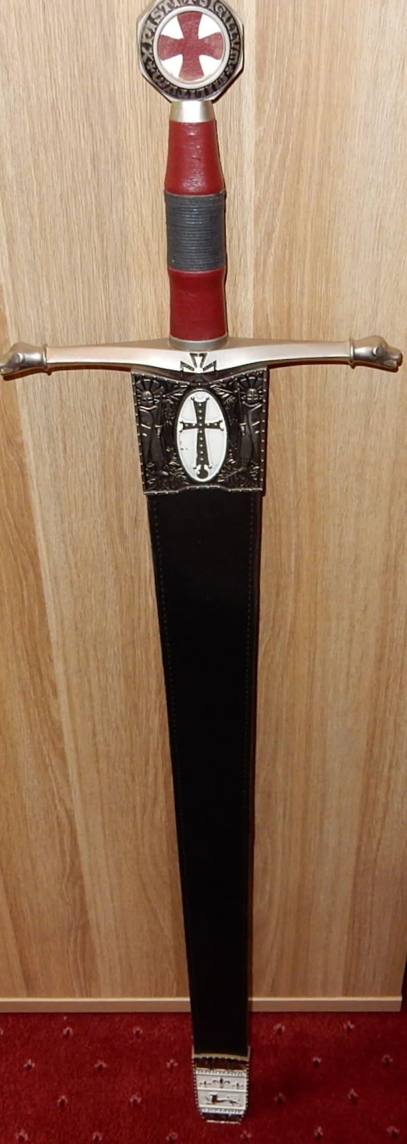 Impressive Masonic Knights Templar Sword
