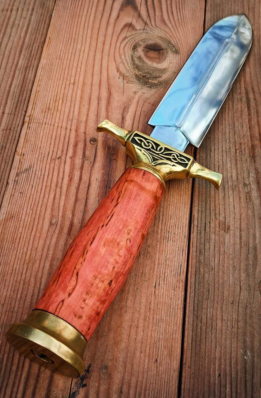 Huntingknifewith sheath