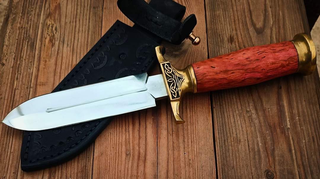 Huntingknifewith sheath