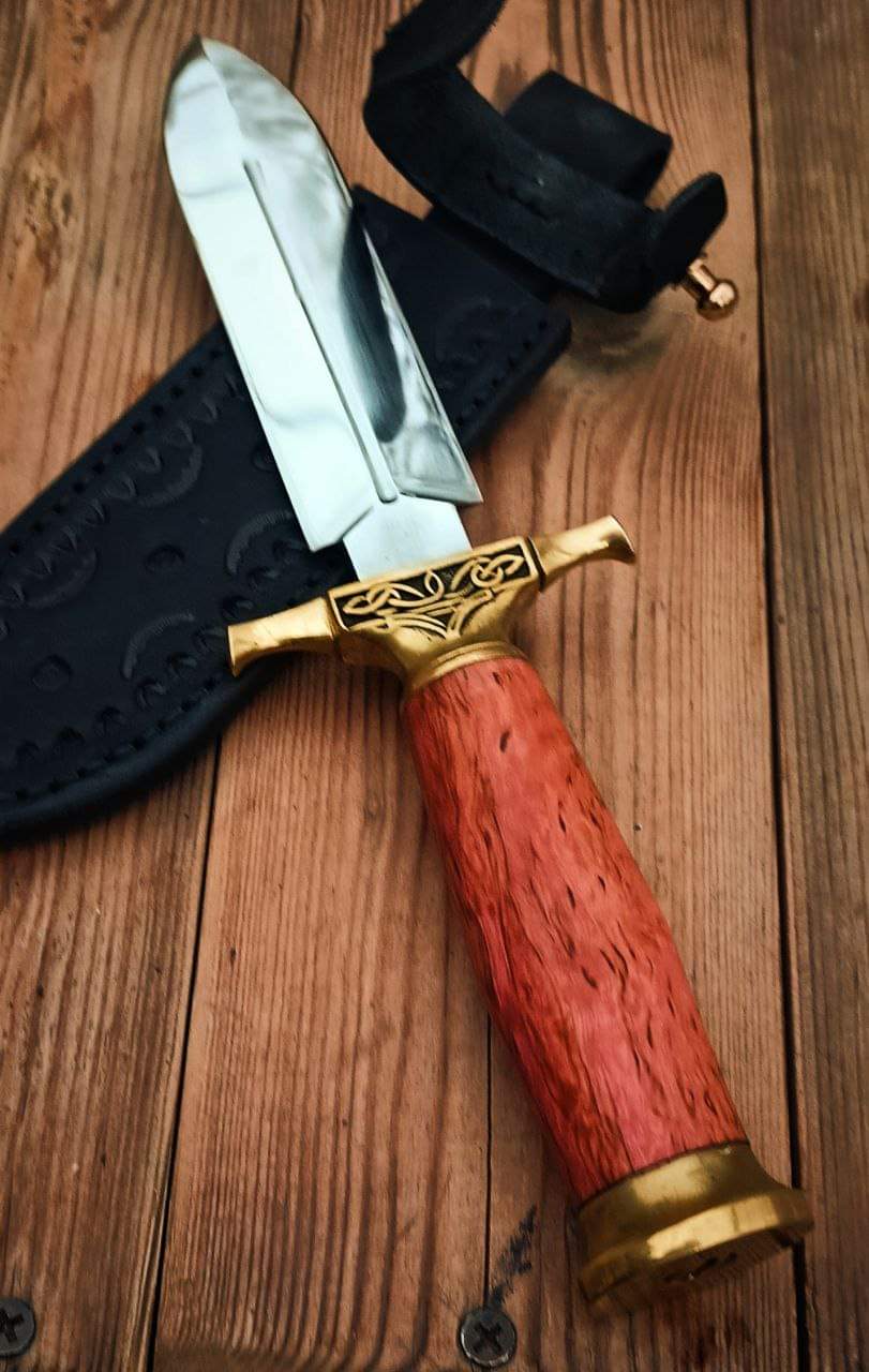 Huntingknifewith sheath