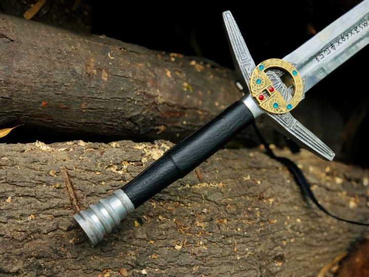 GeraltsSteelSagaUSAVANGUARDLimitedEditionSwordReplicaLegendarySilverSwordWitcher3Sword