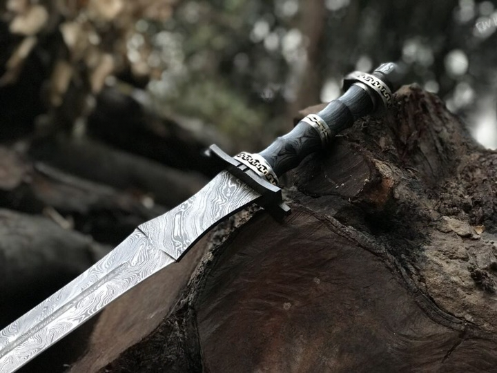 AVikingBattleReadyDamascusSteelSwordHandForgedDamascusSteelVikingSwordBladeMaster 4j