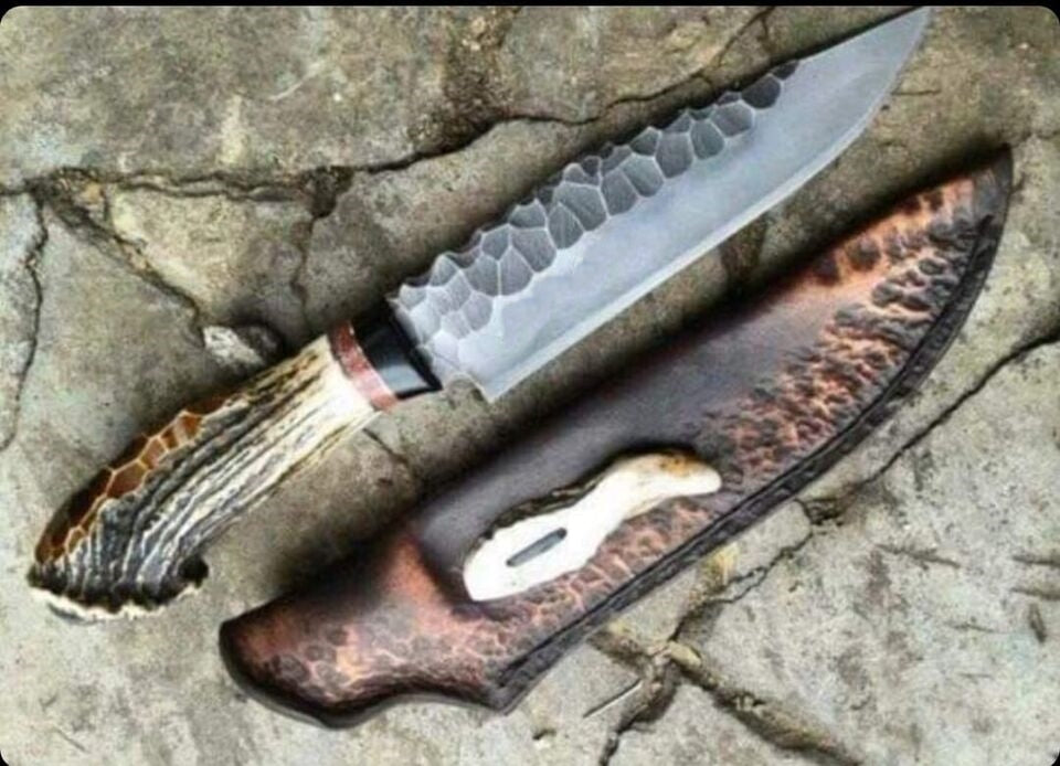 J2 Steel Hunting Knife with Hammer