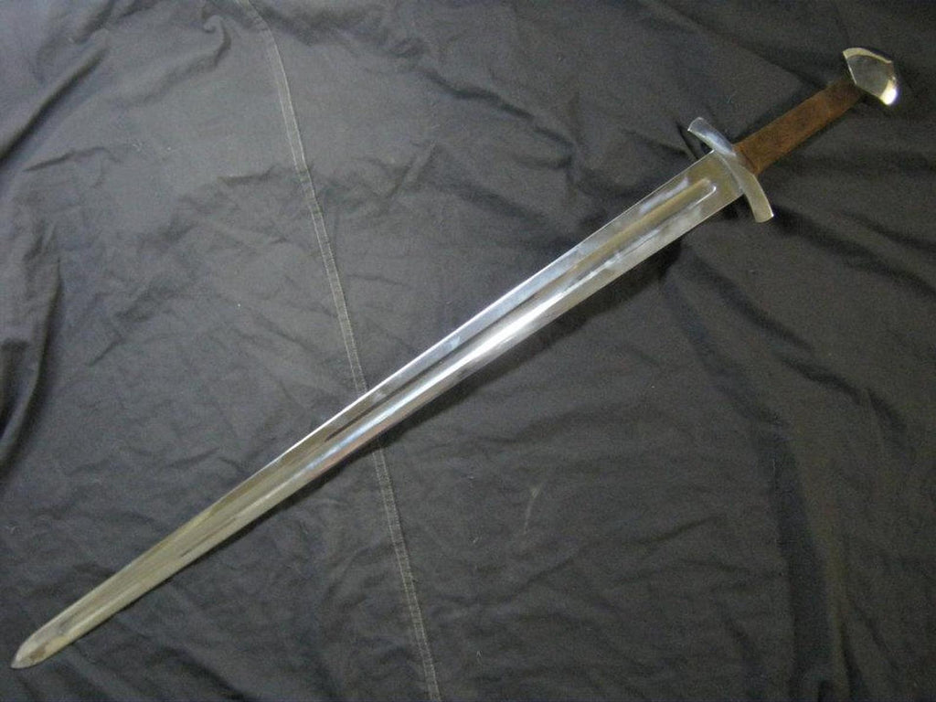 Unveiling_the_Legendary_Craftsmanship_of_Medieval_European_Swords (2).jpg