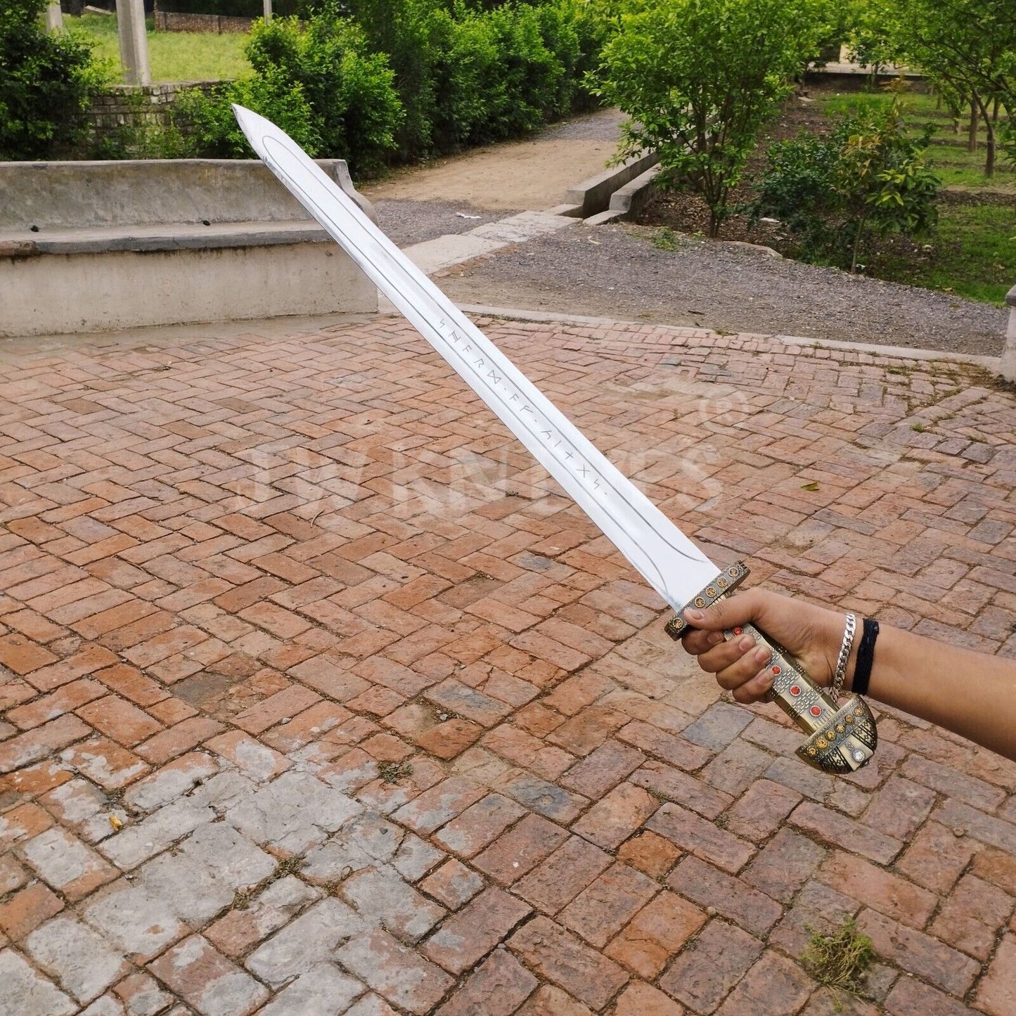 BattleReadyVikingSwordofKingRagnarScabbardPlaqueIncluded 5jpg