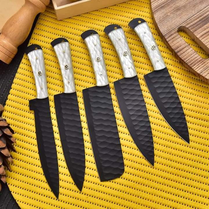 hand forged damascus steel knife
