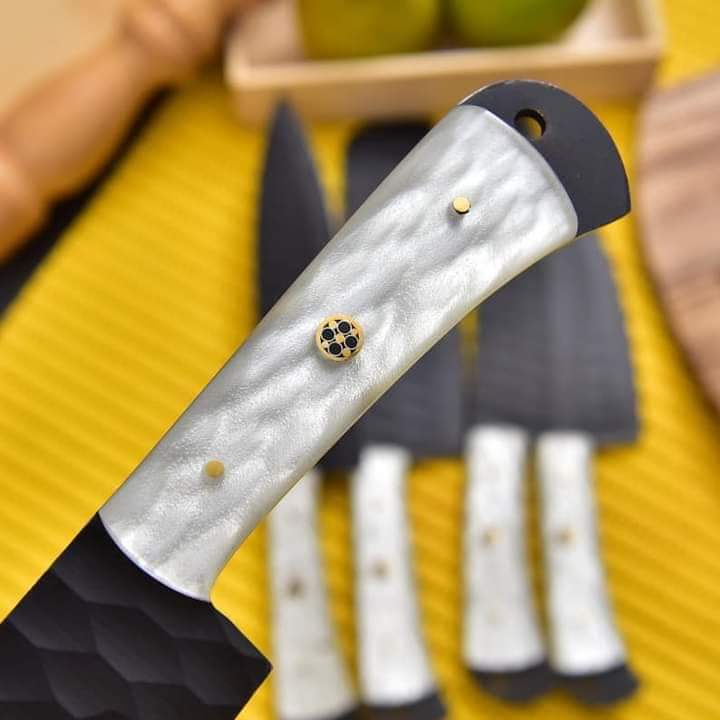 hand forged damascus steel knife