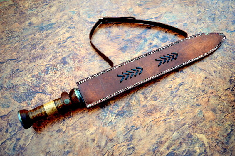 Beautifull Damascus Sword.jpg