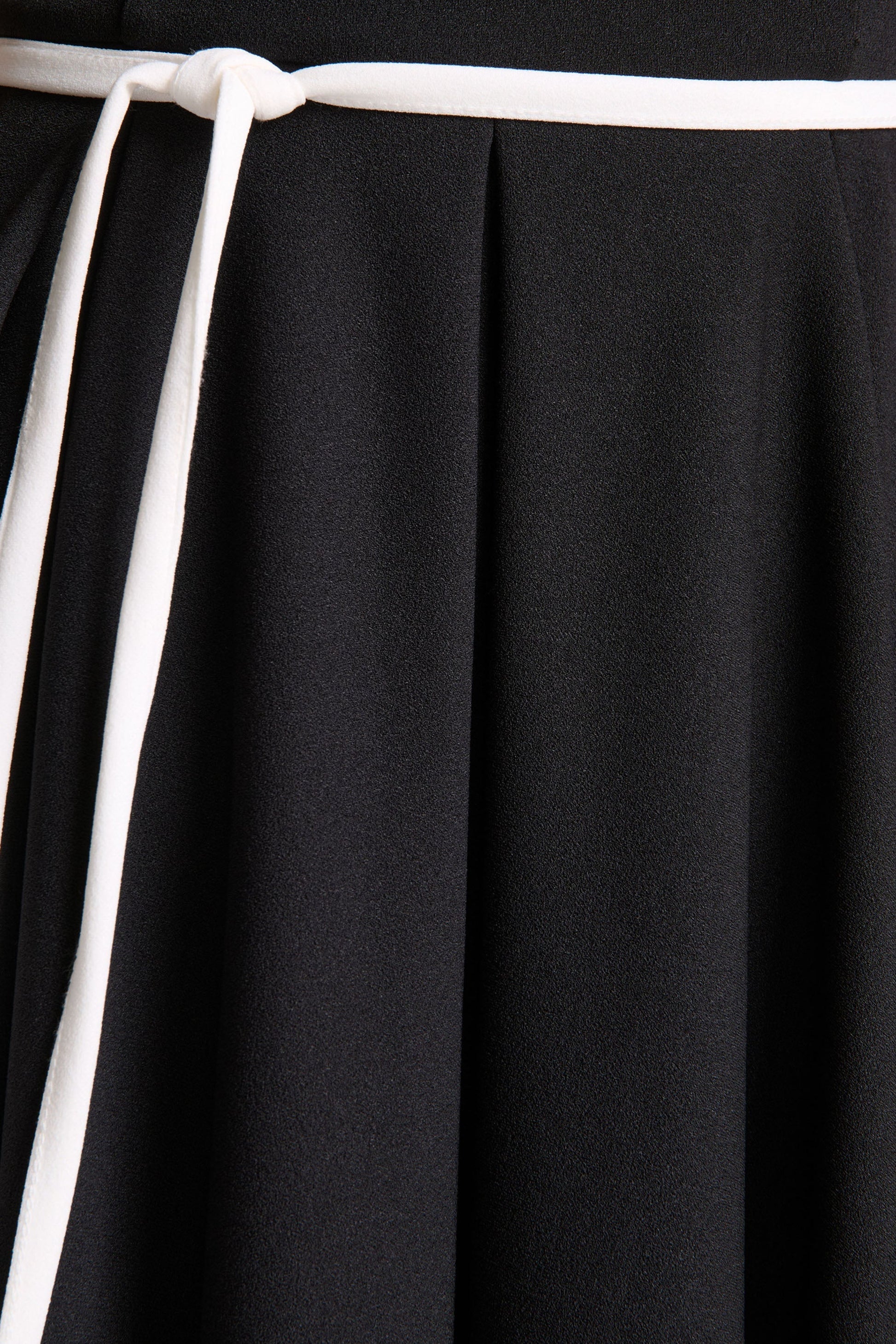 Nataline | Black Round-Neck Midi Dress With White Belt-Detail
