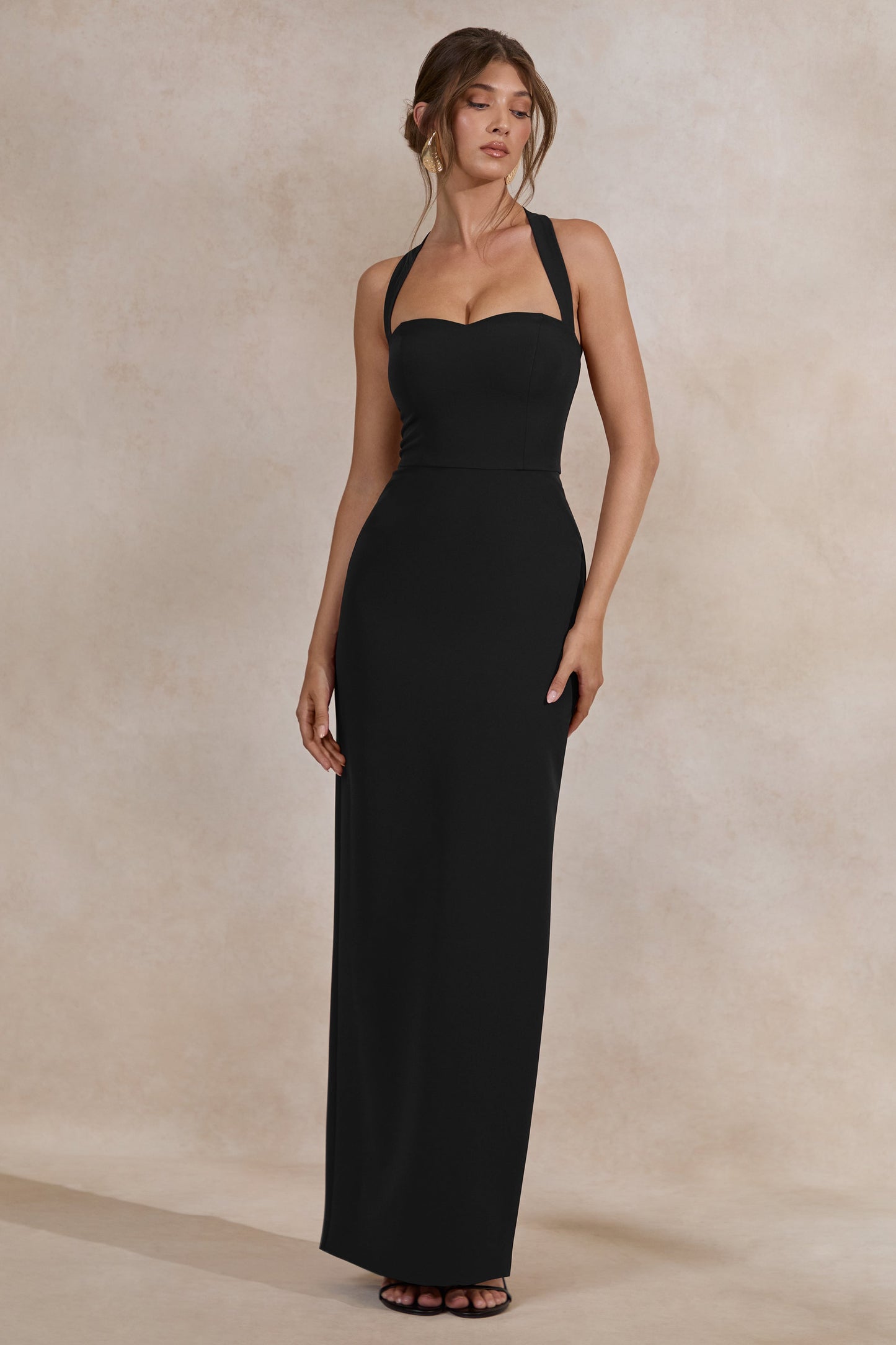 Heloira | Black Sweetheart-Neck Maxi Dress