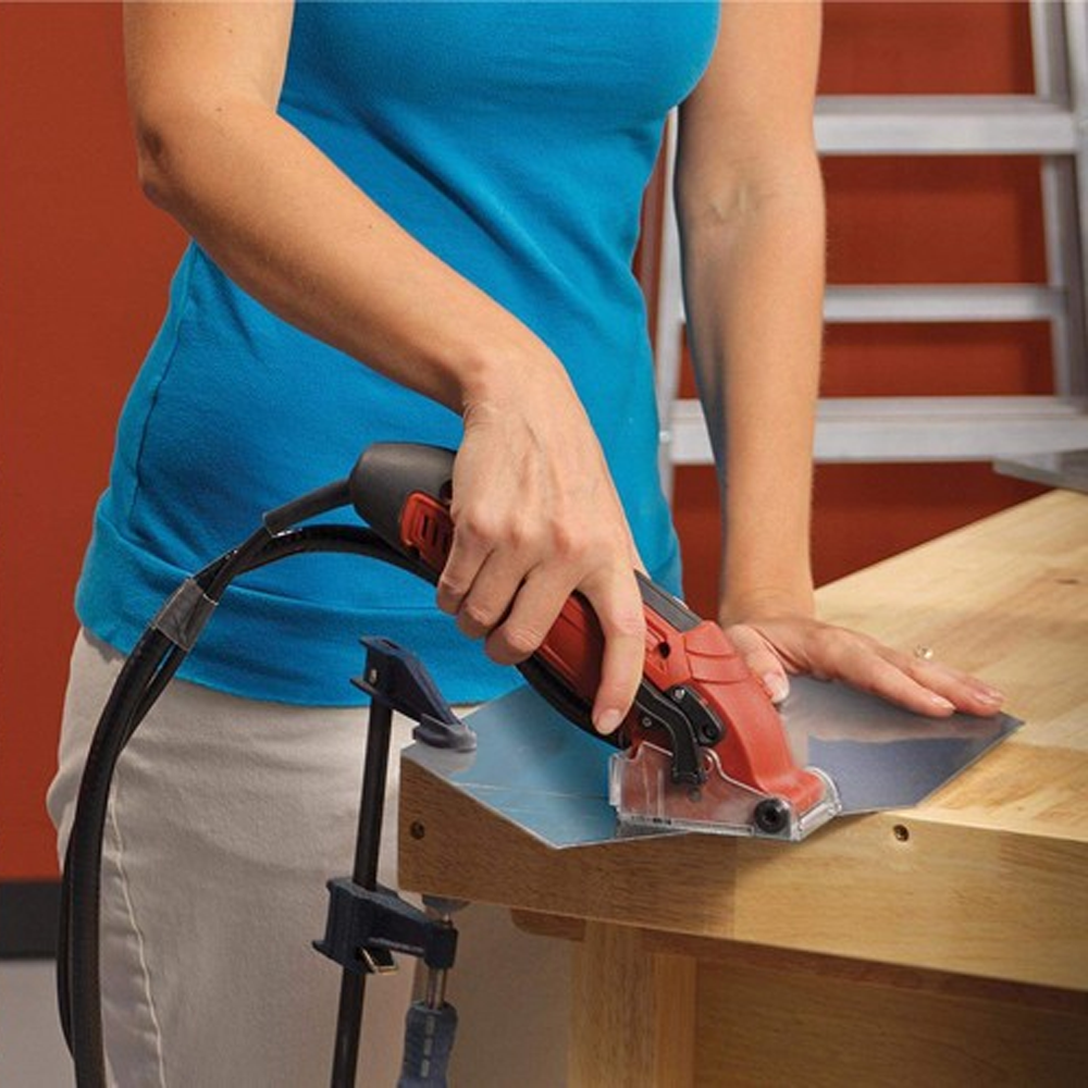 hand held circular saw
