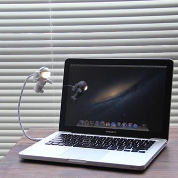 Space Man Portable Laptop Lamp 3