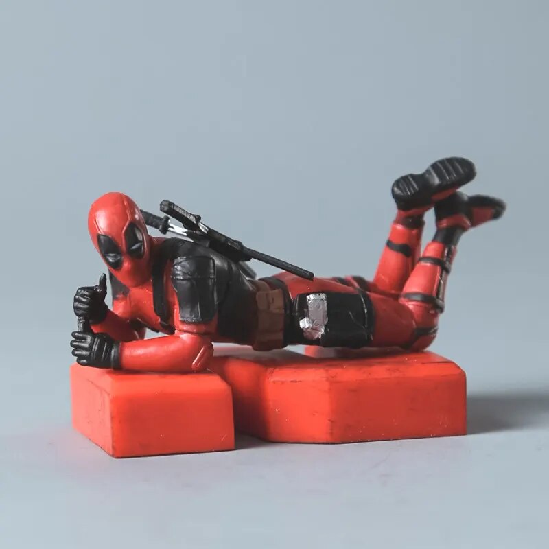 zGcHDisneyDeadpoolCarInteriorVehicleModelMiniFigureCarInteriorDecorationRoomToysModelB