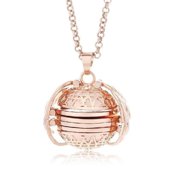 Customizable 4 photo locket necklace gift