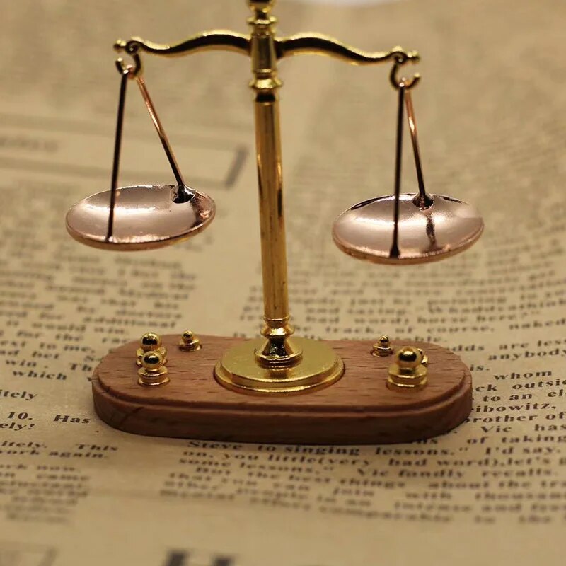 rea9Mini-Vintage-Balance-Scales-Ornament-Miniature-Accessories-Metal-Antique-Justice-Scale-Model-Exquisite-Home-Decoration-Kids.jpg