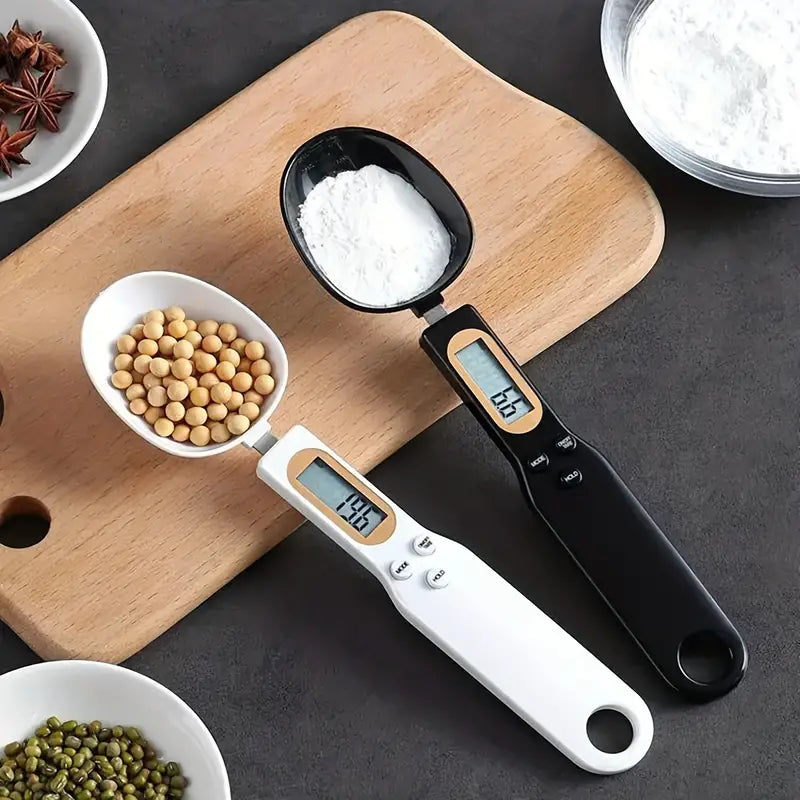 Highaccuracy digital spoon scale for professional chefs