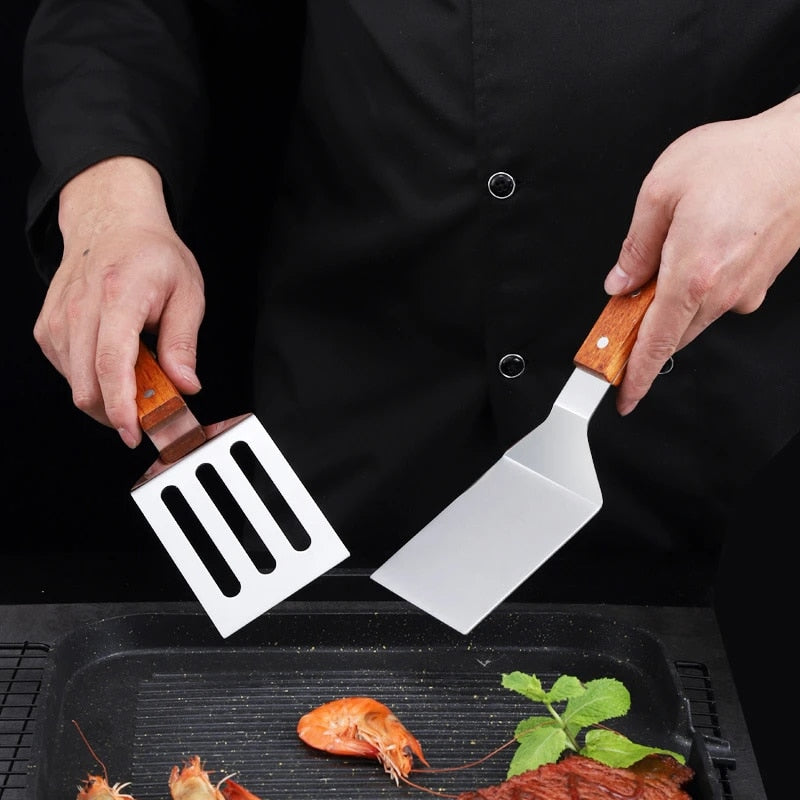 T6RwStainlessSteelWoodenHandleCookingSpatulaSteakPancakeFryingShovelTeppanyakiScraperBar