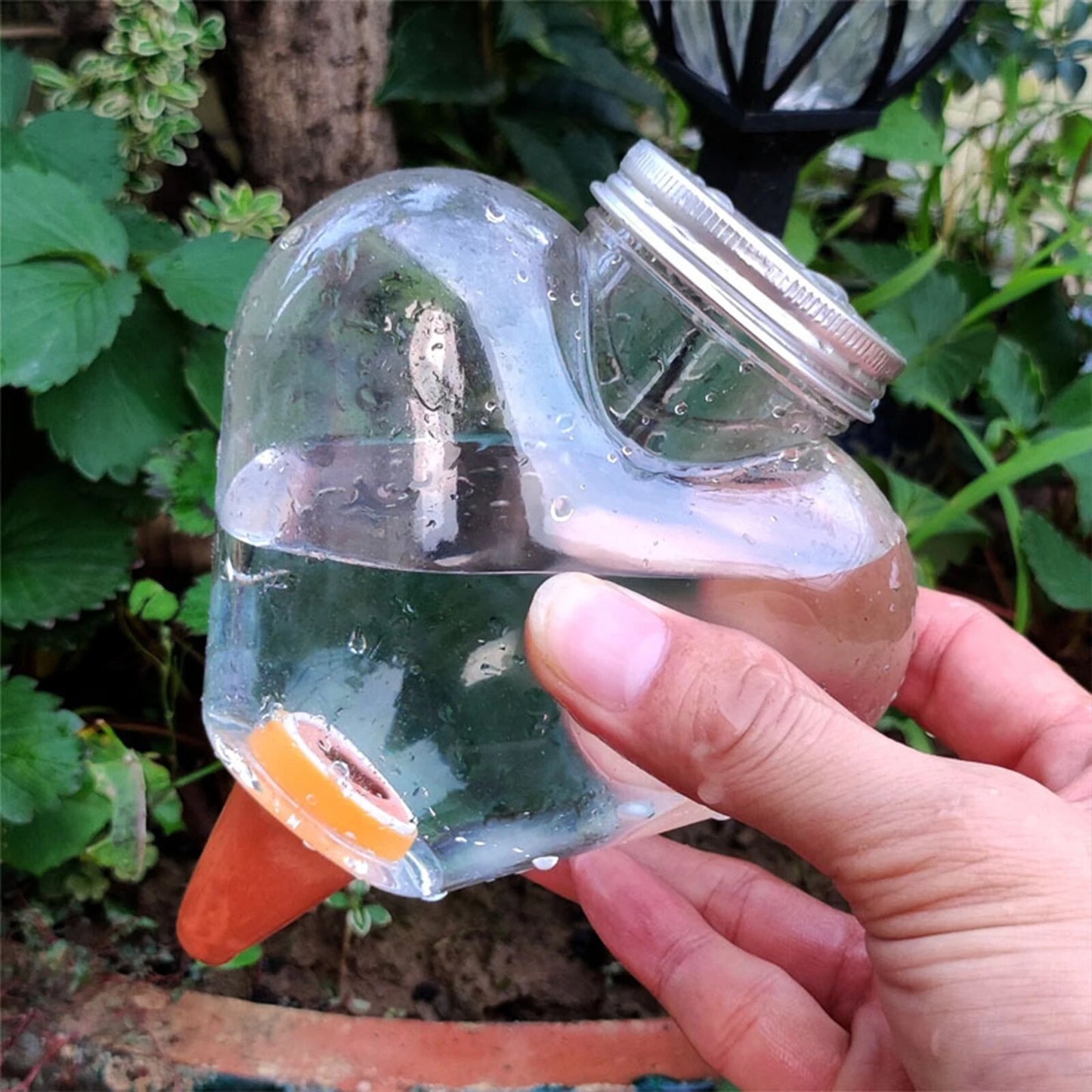 araiGarden-Automatic-Watering-Tool-Elk-Christmas-Tree-Indoor-Drip-Irrigation-Watering-System-Potted-Plant-Waterers-Spike.jpg
