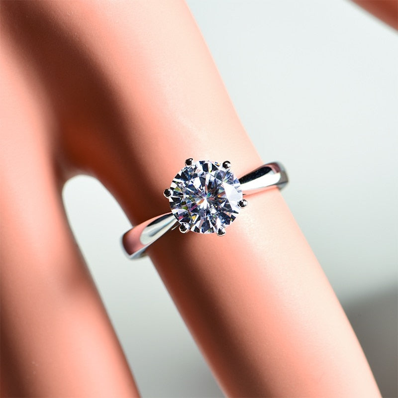 wRtzNever-Fade-Luxury-Classic-18K-White-Gold-Color-Ring-Solitaire-2-Carat-Zirconia-Diamant-Wedding-Band.jpg
