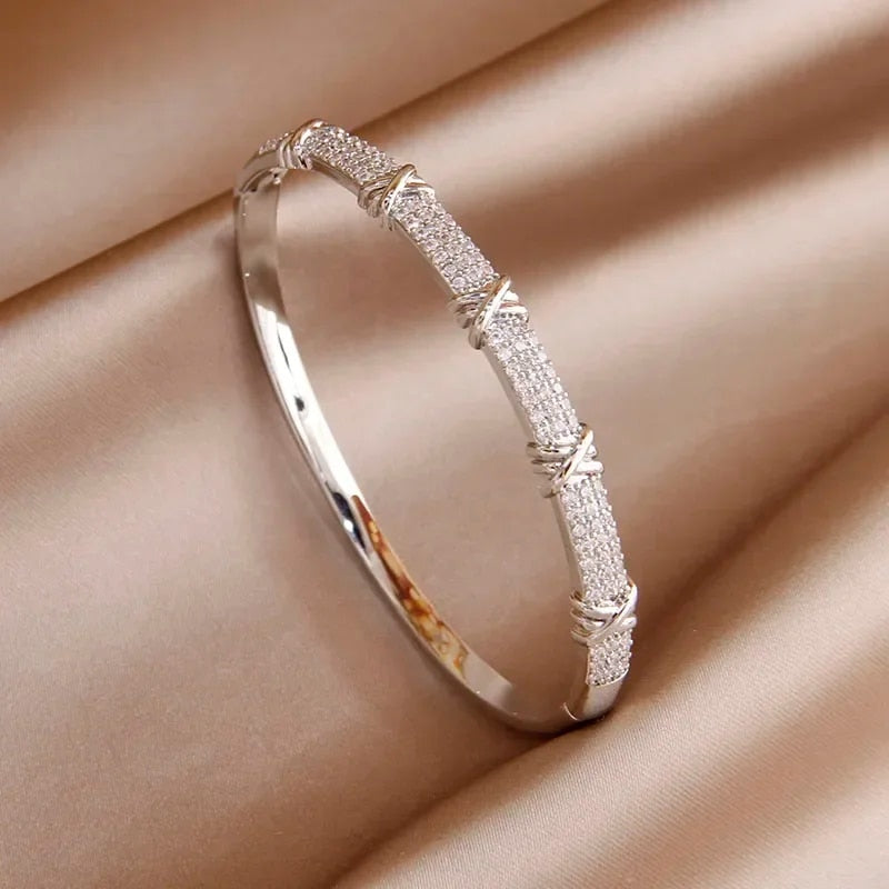 pTWUClassicLuxuryShinyZirconLetterCharmBraceletforWomenFashionBrandJewelryWeddingParty