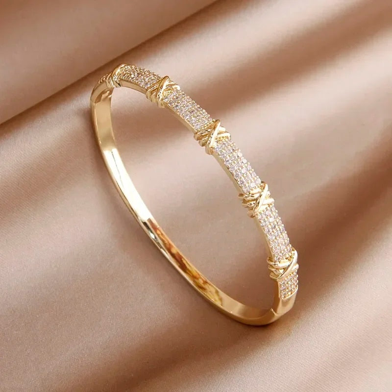 XJgOClassicLuxuryShinyZirconLetterCharmBraceletforWomenFashionBrandJewelryWeddingParty