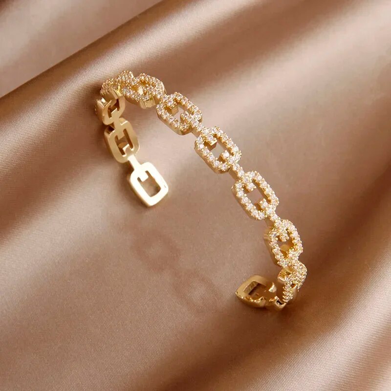0TUNClassicLuxuryShinyZirconLetterCharmBraceletforWomenFashionBrandJewelryWeddingParty
