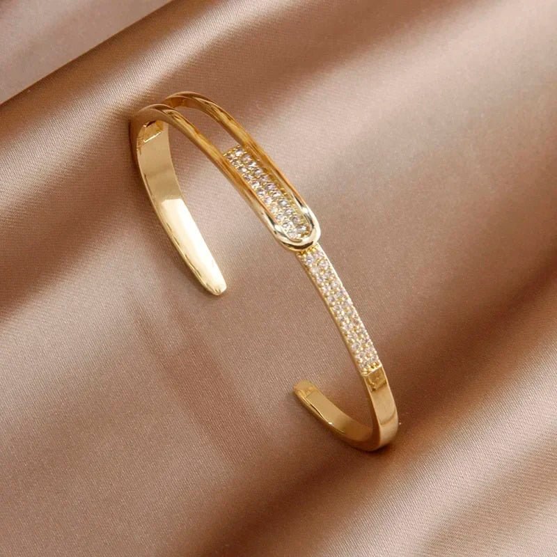 dLN3ClassicLuxuryShinyZirconLetterCharmBraceletforWomenFashionBrandJewelryWeddingParty
