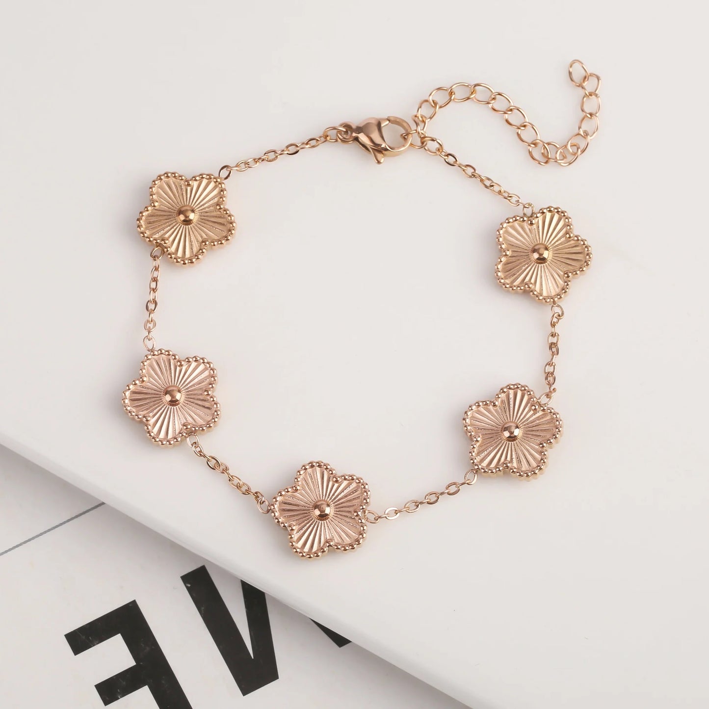 2fL1Y2KNewDesignMetalPlumLaserFiveLeafFlowerPlantBraceletStainlessSteelWaterproofHigh