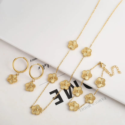 YBX1Y2KNewDesignMetalPlumLaserFiveLeafFlowerPlantBraceletStainlessSteelWaterproofHigh