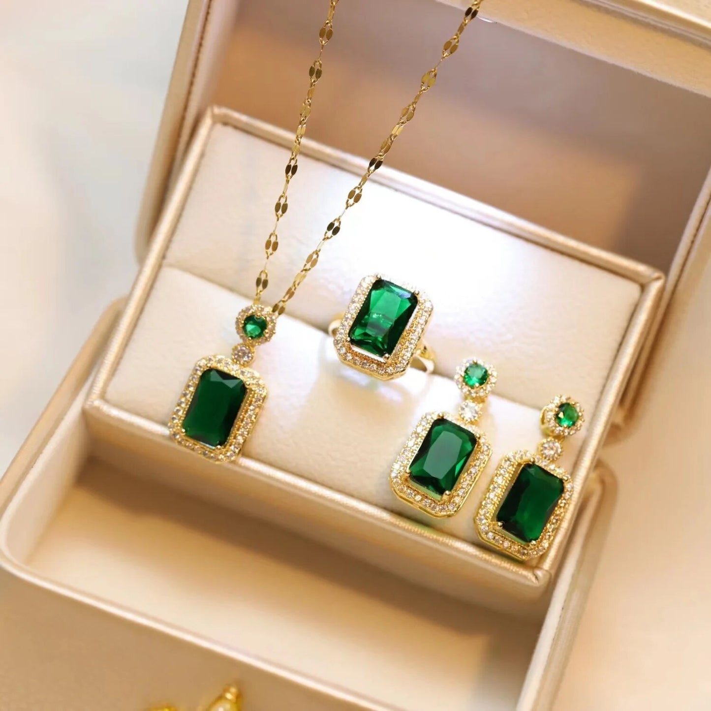 LR5m3pieceSetLuxuryFashionEmeraldPerfumeBottleNecklaceEarringsRingBanquetWeddingJewelry