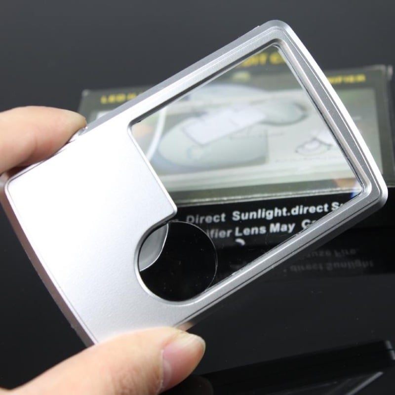 Magnifying Glass Reading Tool With LED Light 3