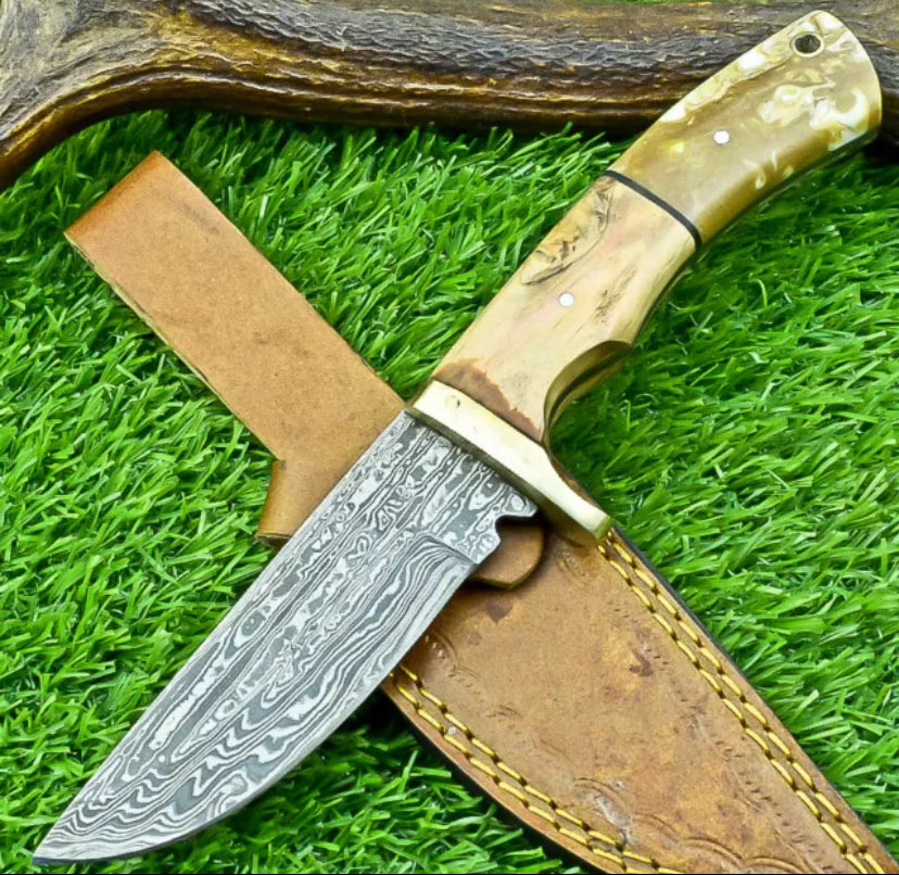 Hand Forged Damascus Steel Skinner Knife Hunting Knife, CAMPING Knife With Leather Sheath