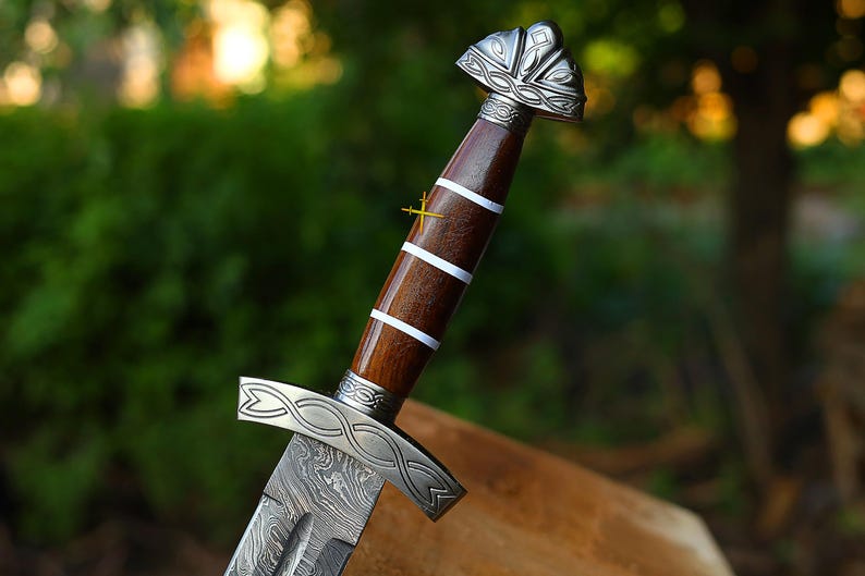 Handmade Damascus Viking Sword Custom Knight Sword With Scabbard Viking Sword With Beautiful Engrav 2