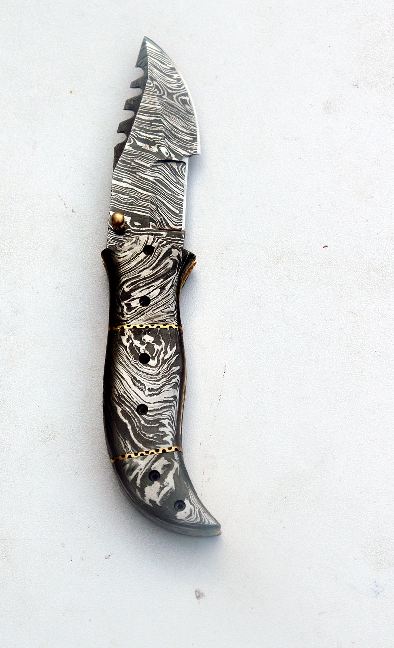 Damascus Leaf Pocket Knife Everyday Carry Folding Knife Hand Forged Damascus Hunting Knife Best Gif 4