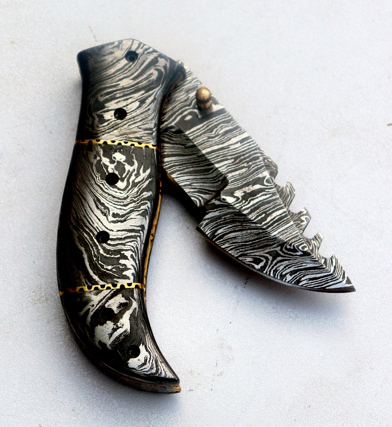Damascus Leaf Pocket Knife Everyday Carry Folding Knife Hand Forged Damascus Hunting Knife Best Gif 5