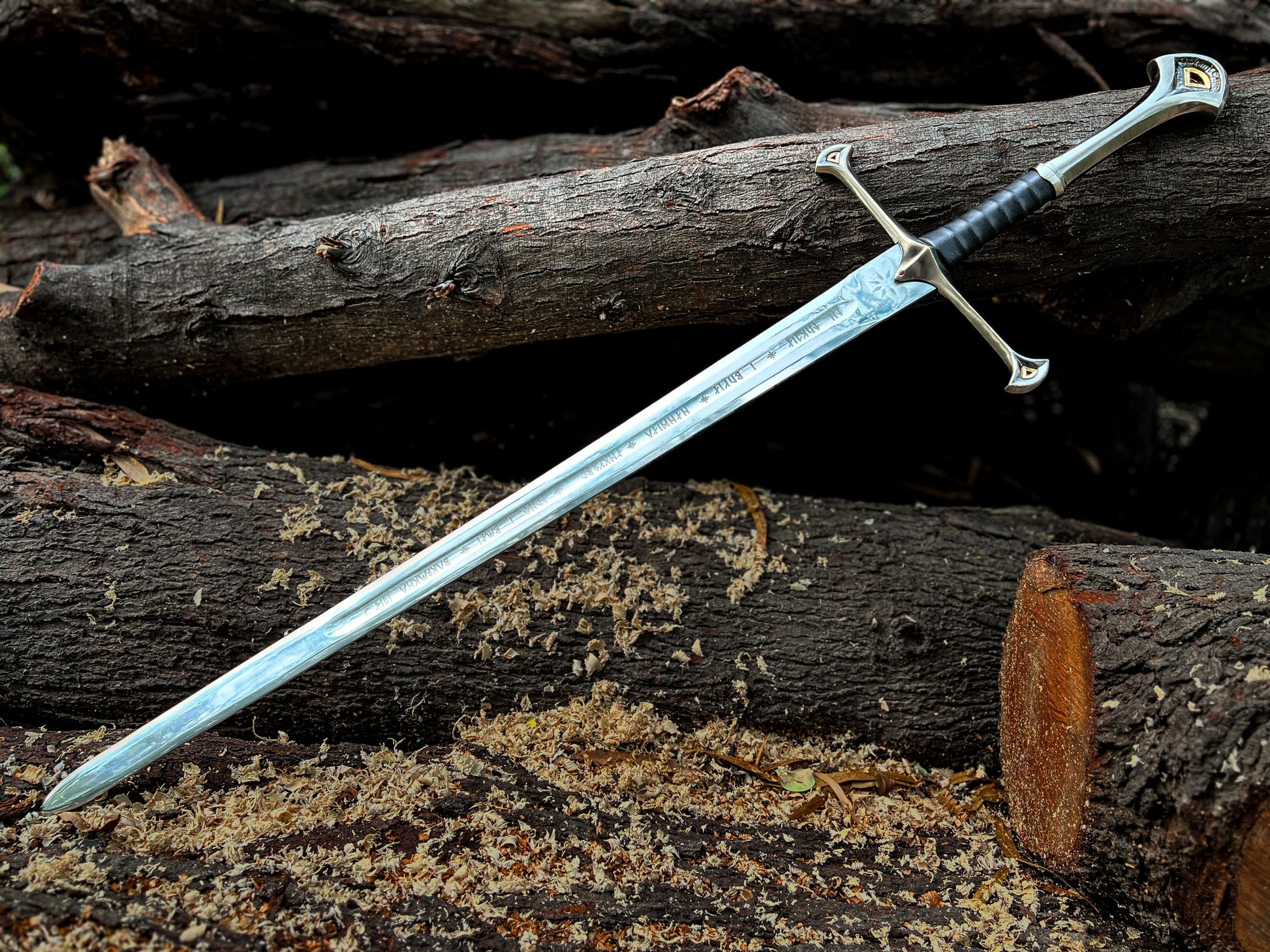 Anduril Sword Of Narsil The King Aragorn Replica Sword With Leather Sheath 2