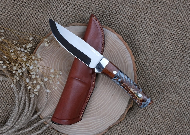 Personalized Handmade Steel Camping And Hunting Knife Strong Metal And Non-Slip Grip With Leather Cover