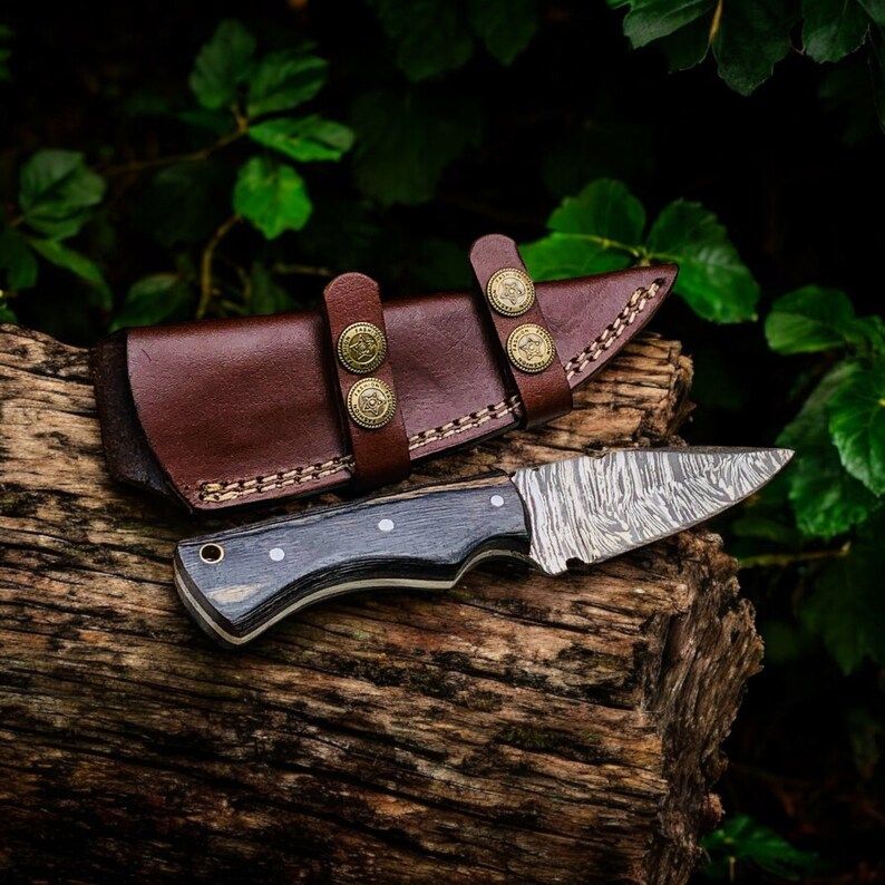 Handmade Damascus Steel Hunting Knife  EDC Pocket Knife With Pakka Wood Handle  Ideal For Skinning  1