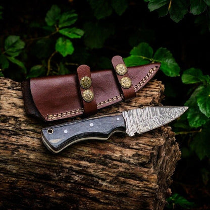 Handmade Damascus Steel Hunting Knife  EDC Pocket Knife With Pakka Wood Handle  Ideal For Skinning  1