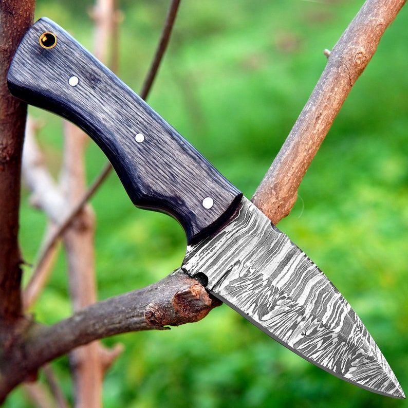 Handmade Damascus Steel Hunting Knife  EDC Pocket Knife With Pakka Wood Handle  Ideal For Skinning  2