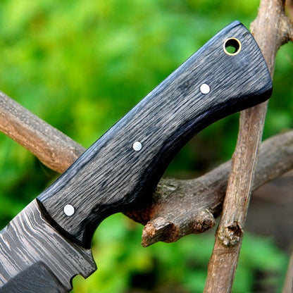 Handmade Damascus Steel Hunting Knife  EDC Pocket Knife With Pakka Wood Handle  Ideal For Skinning  3