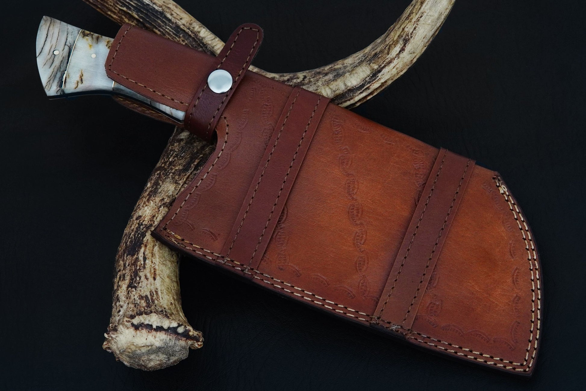 Custom  Handmade  Kitchen  Knife  Full  Tang  Damascus  Steel  Chopper  Knife  Ram  Horn