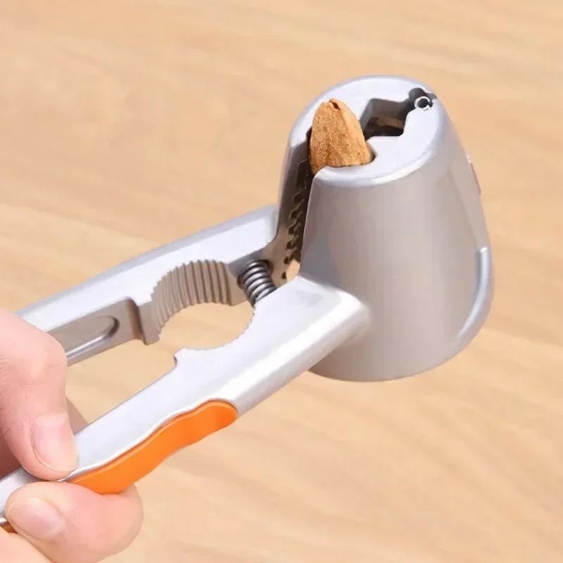 Funnelshaped nut opener