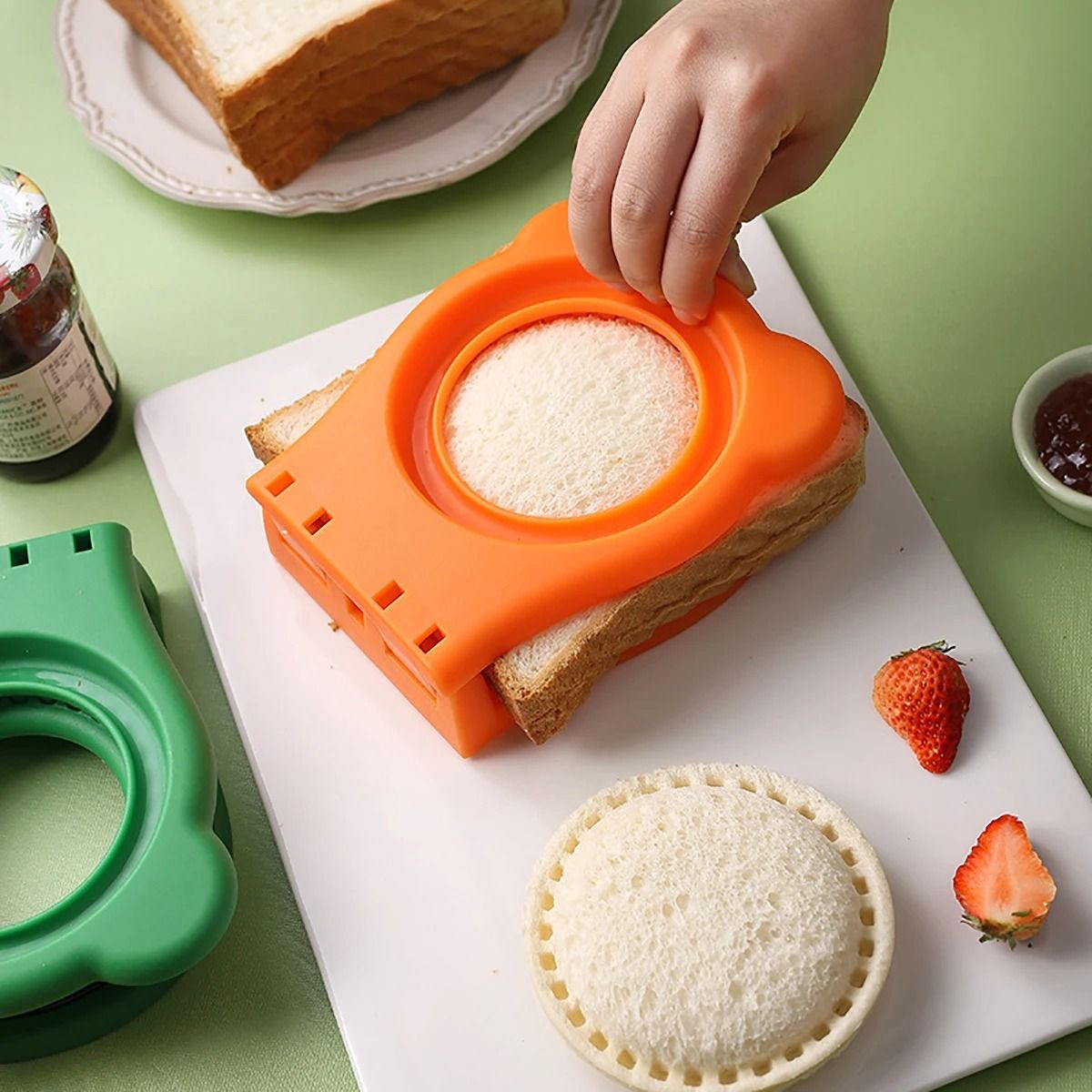 Toast Cutter with Sealer