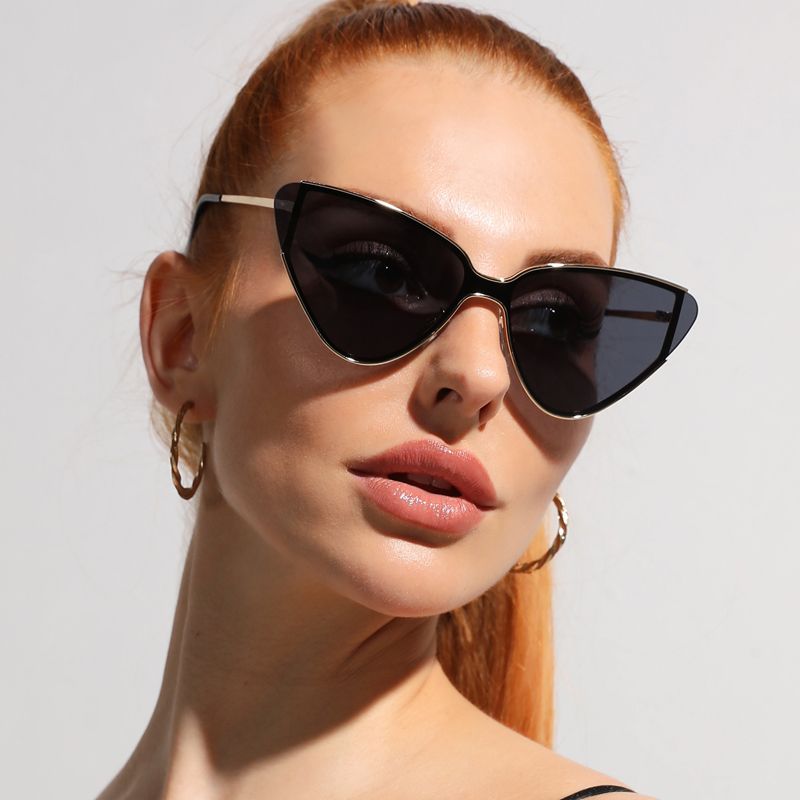 Luxury Metal Punk Cat Eye Sunglasses for Women & Men Trendy Gold Black Eyewear