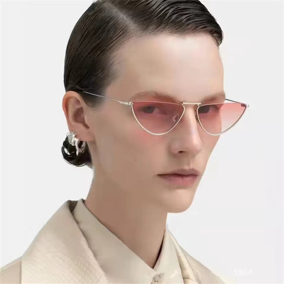 Vintage Triangle Cat Eye Sunglasses Unique Elegant Black Gold Shades for Women Oculos Feminino Sty