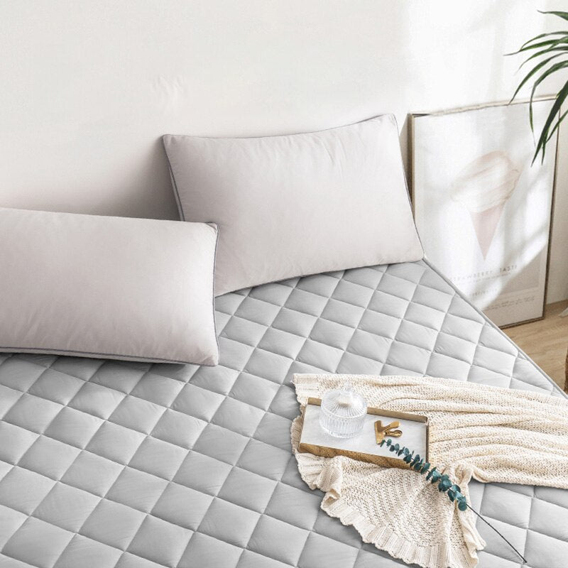 Ultrasonic Mattress Protector Cover Pad, Washable Bed Protector with Elastic Band for Ultimate Comfort