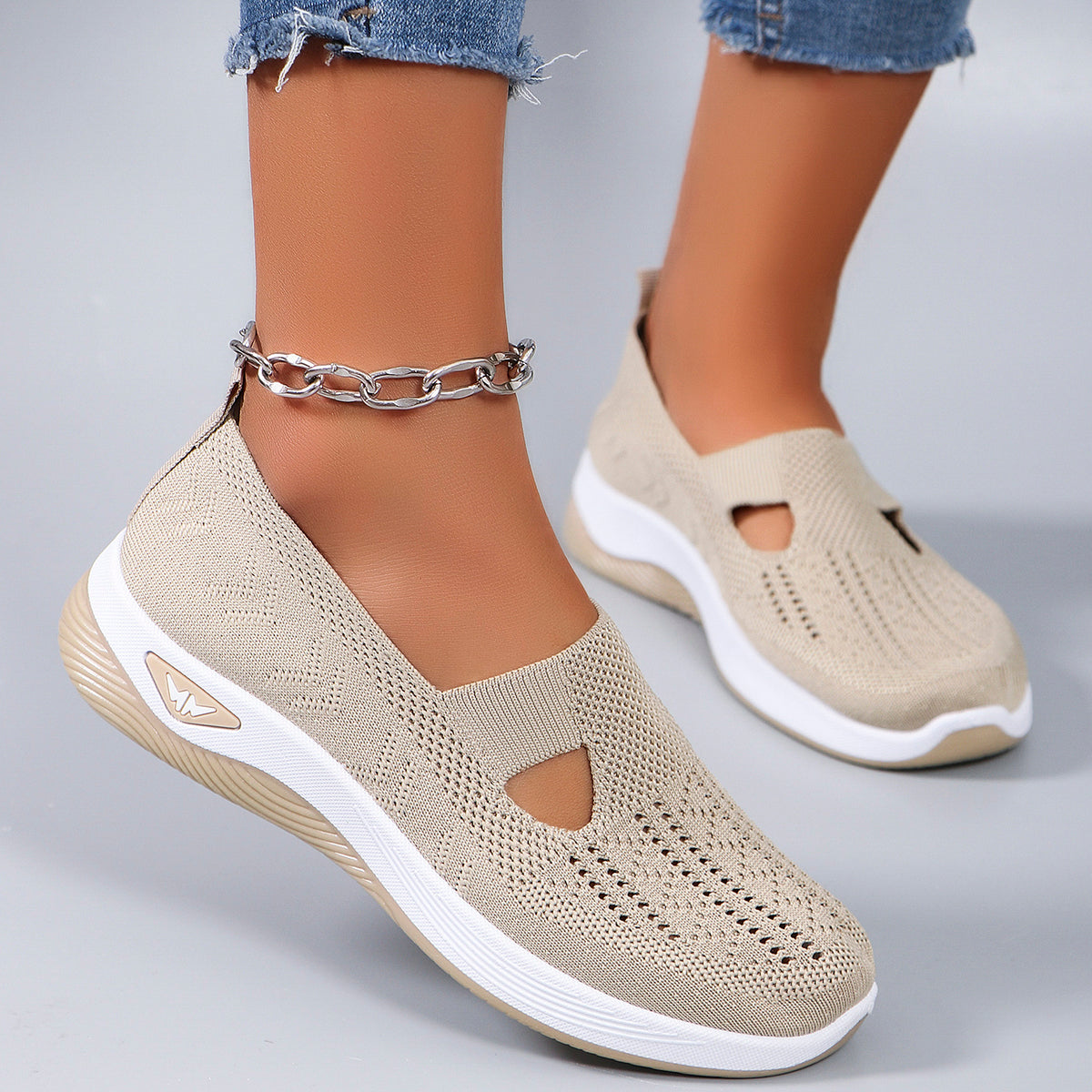 Spring New Womens Sports Shoes Fashionable Breathable Lightweight Nonslip Wearresistant Casual Spor 2