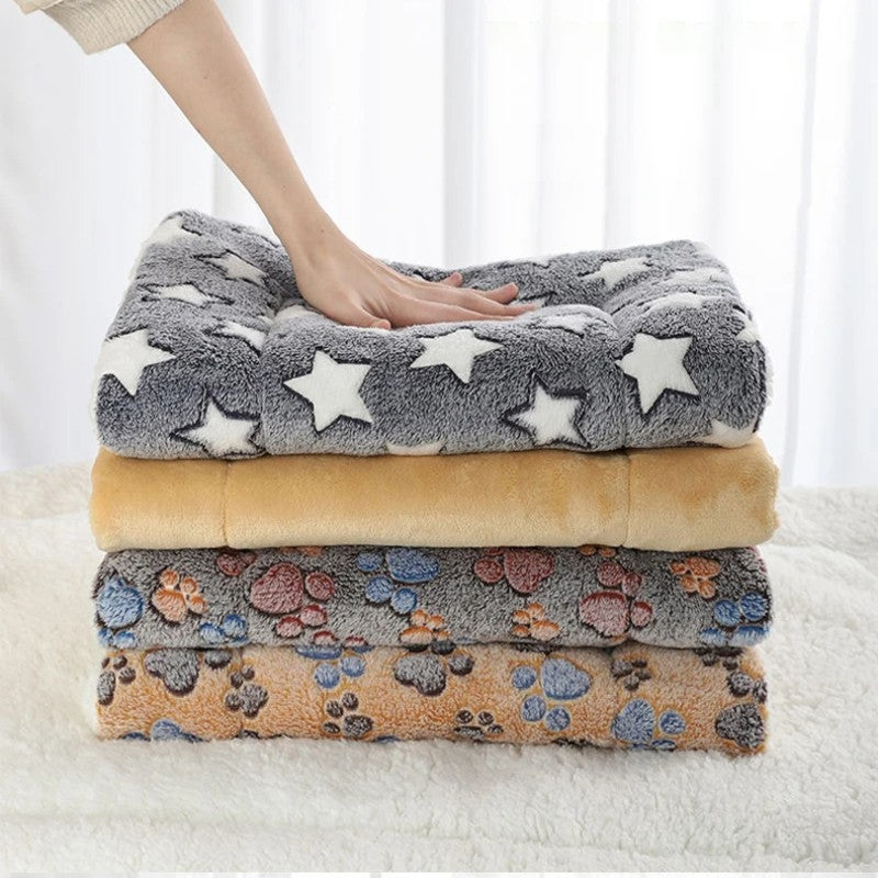Nonslip pet sleeping cushion